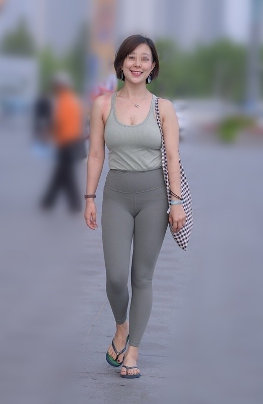 EhIR5gyU0AENSZj.png